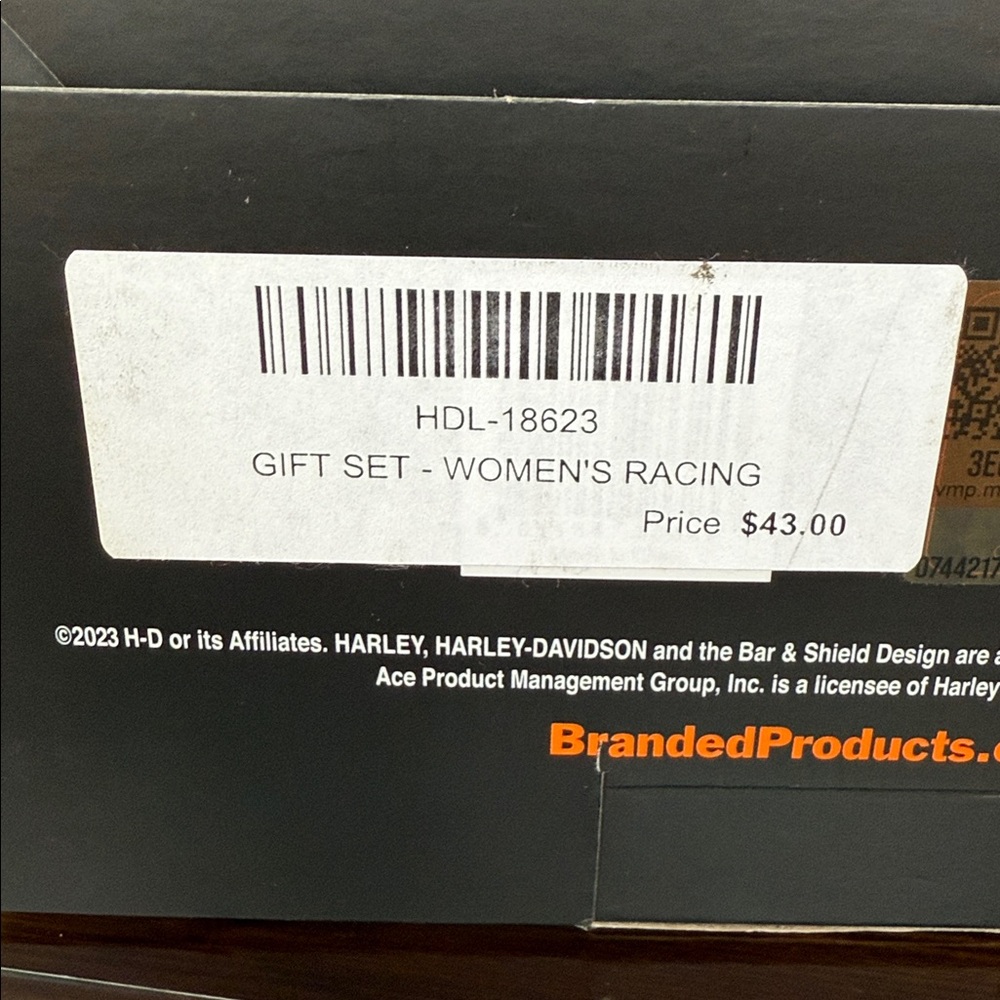 Harley-Davidson White and Black Women's Set - Picture 3 of 4
